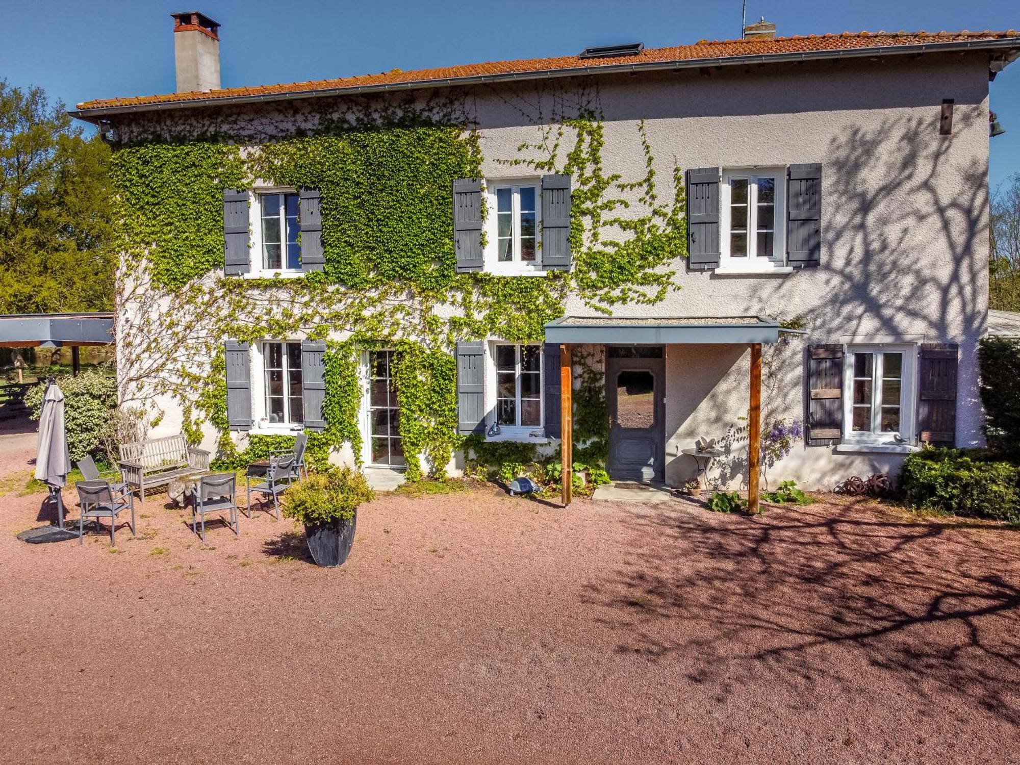 Domaine D'Aromm - Chambres D'Hotes & Gites - Piscine, Etangs & Animaux - Au Calme Ouches 외부 사진
